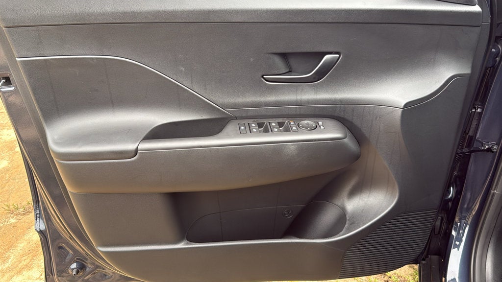 2027 Hyundai KONA SE FWD