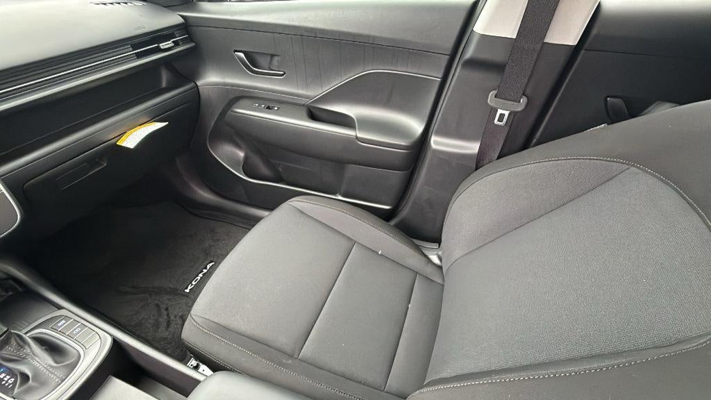 2027 Hyundai KONA SE FWD