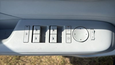 2027 Hyundai KONA SE FWD