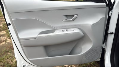 2027 Hyundai KONA SE FWD