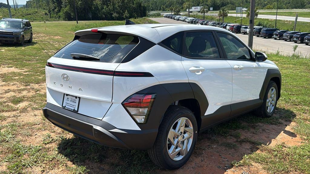 2027 Hyundai KONA SE FWD