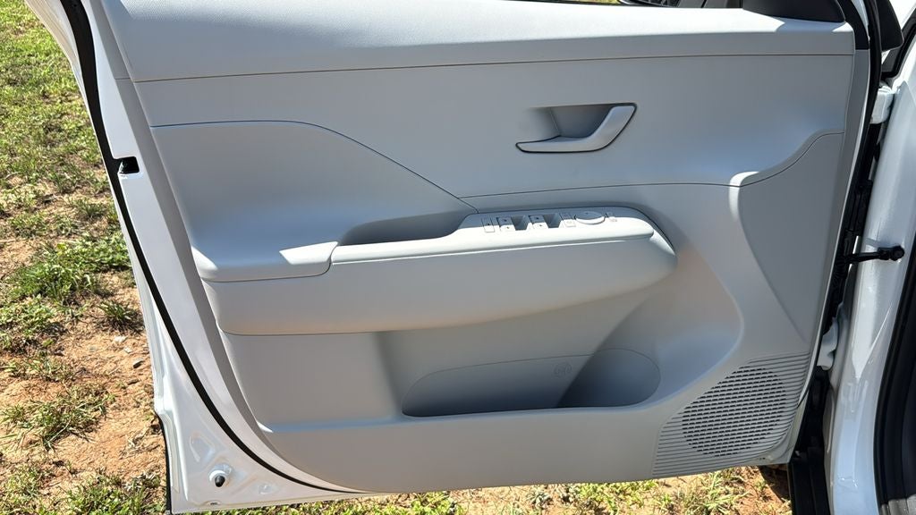 2027 Hyundai KONA SE FWD