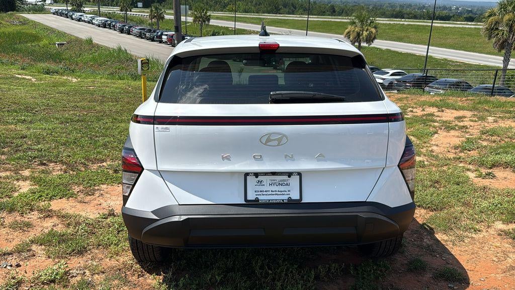 2027 Hyundai KONA SE FWD