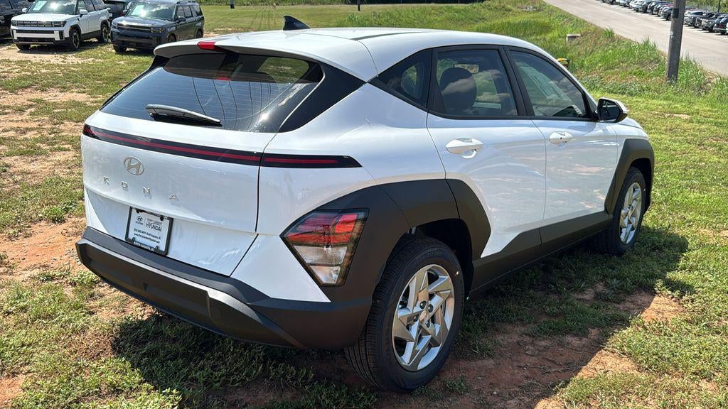 2027 Hyundai KONA SE FWD
