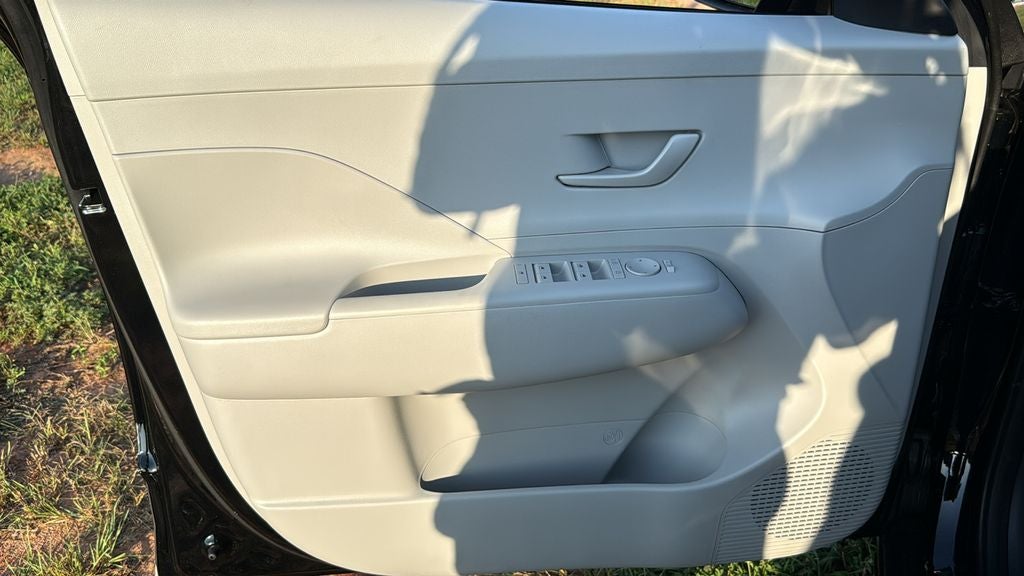 2027 Hyundai KONA SE FWD