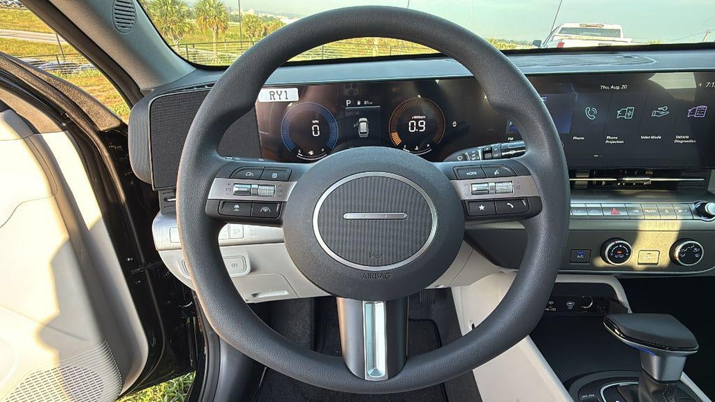 2027 Hyundai KONA SE FWD