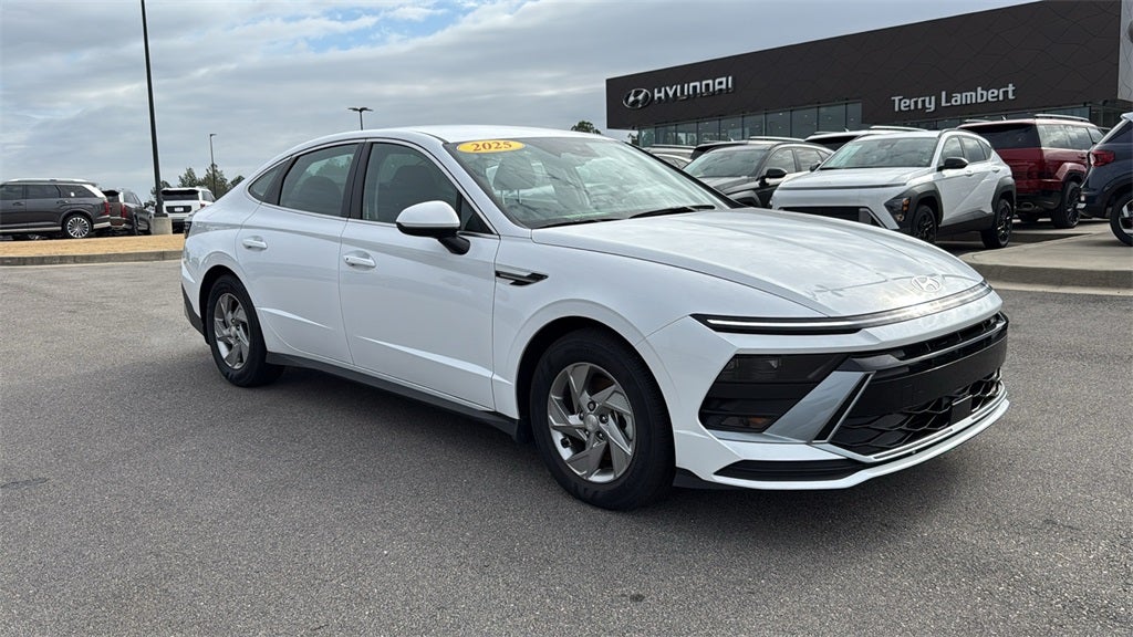 2025 Hyundai SONATA SE