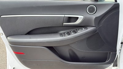 2025 Hyundai SONATA SE