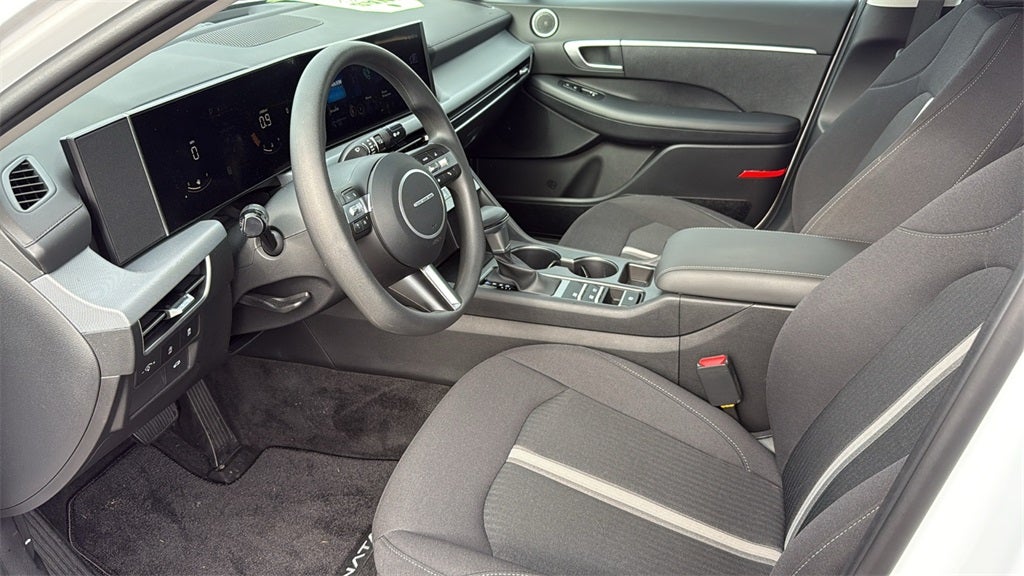 2025 Hyundai SONATA SE