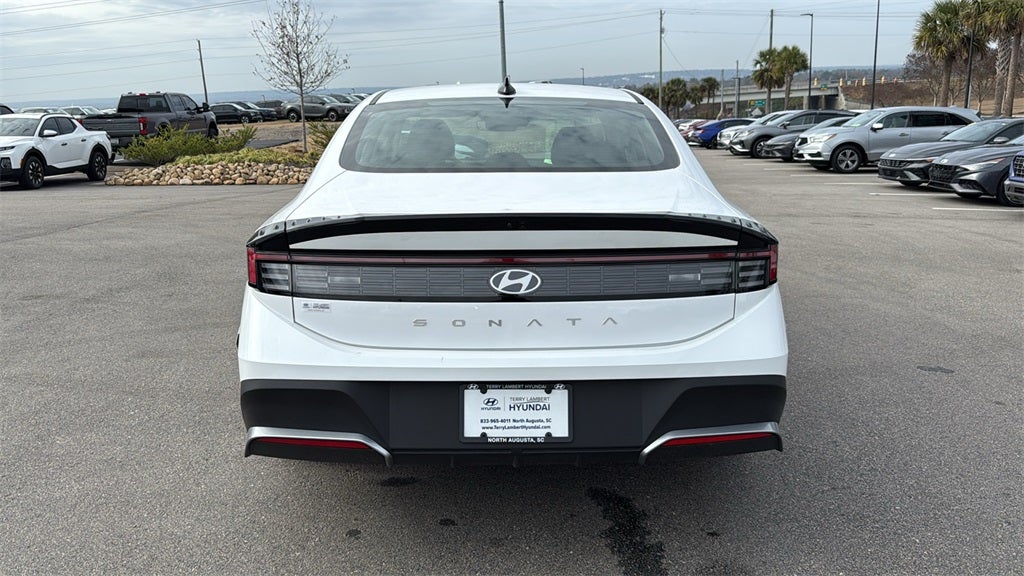 2025 Hyundai SONATA SE