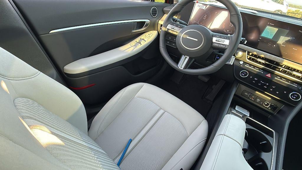 2026 Hyundai SONATA HYBRID SEL