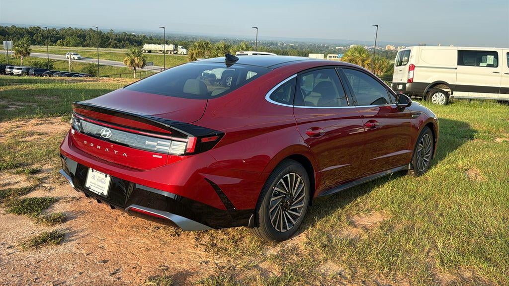 2026 Hyundai SONATA HYBRID SEL