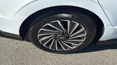 2024 Hyundai SONATA HYBRID SEL