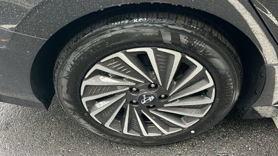 2025 Hyundai SONATA HYBRID SEL