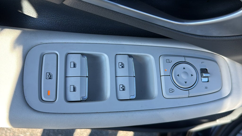 2025 Hyundai Sonata SEL - Photo 16
