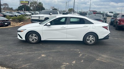 2025 Hyundai ELANTRA SE