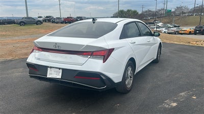 2025 Hyundai ELANTRA SE