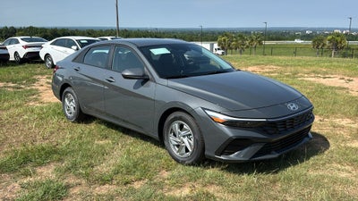 2026 Hyundai ELANTRA SE