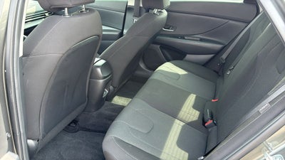 2024 Hyundai ELANTRA SE