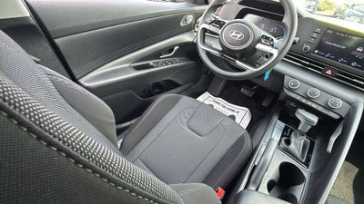 2024 Hyundai ELANTRA SE
