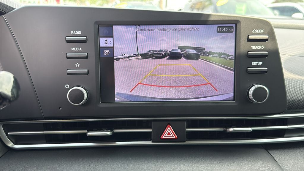 2024 Hyundai ELANTRA SE
