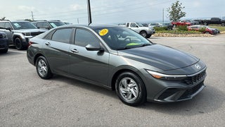 2024 Hyundai ELANTRA SE