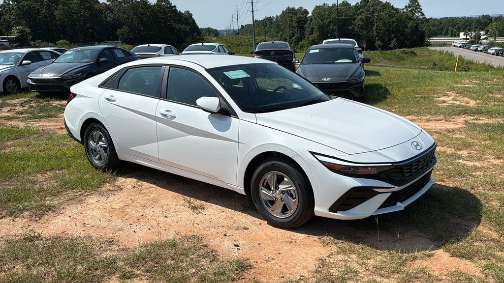 2026 Hyundai ELANTRA SE