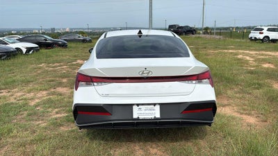 2026 Hyundai ELANTRA SE