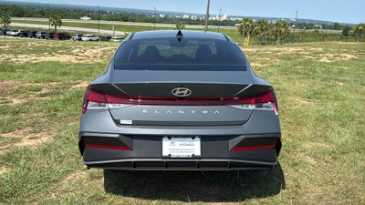 2026 Hyundai ELANTRA SE
