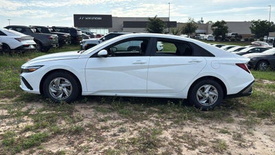 2026 Hyundai ELANTRA SE