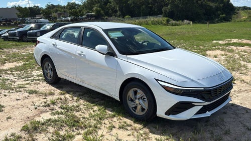 2026 Hyundai ELANTRA SE