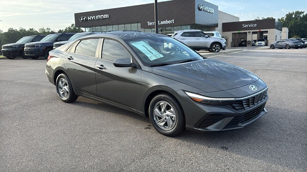 2026 Hyundai ELANTRA SE