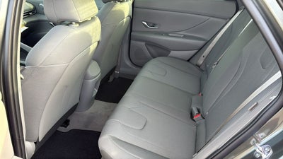 2026 Hyundai ELANTRA SE