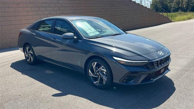 2025 Hyundai ELANTRA Limited