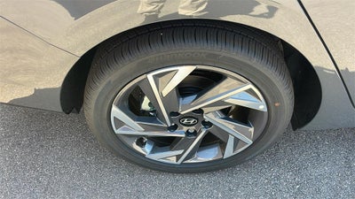 2025 Hyundai ELANTRA Limited