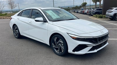 2025 Hyundai ELANTRA Limited