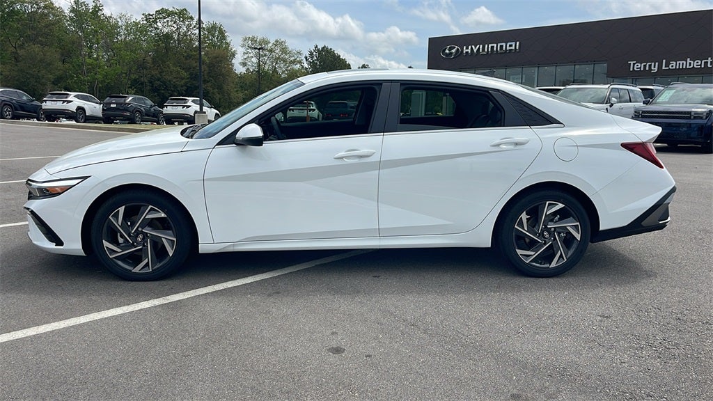 2025 Hyundai ELANTRA Limited