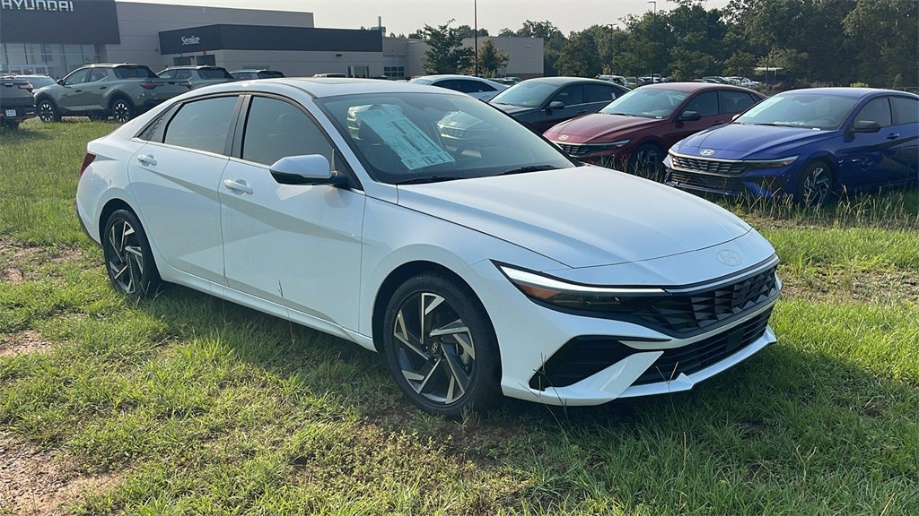 2025 Hyundai ELANTRA Limited