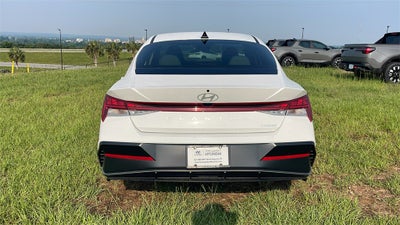 2025 Hyundai ELANTRA Limited