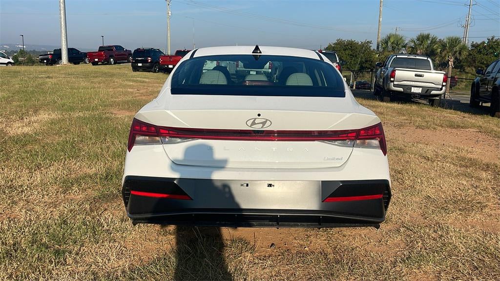 2025 Hyundai ELANTRA Limited