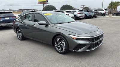 2025 Hyundai ELANTRA Limited