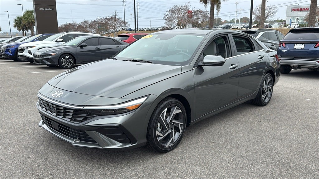2025 Hyundai ELANTRA Limited