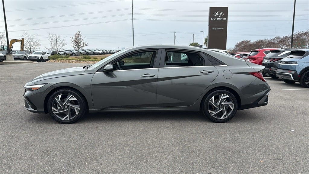 2025 Hyundai ELANTRA Limited