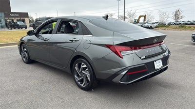 2025 Hyundai ELANTRA Limited