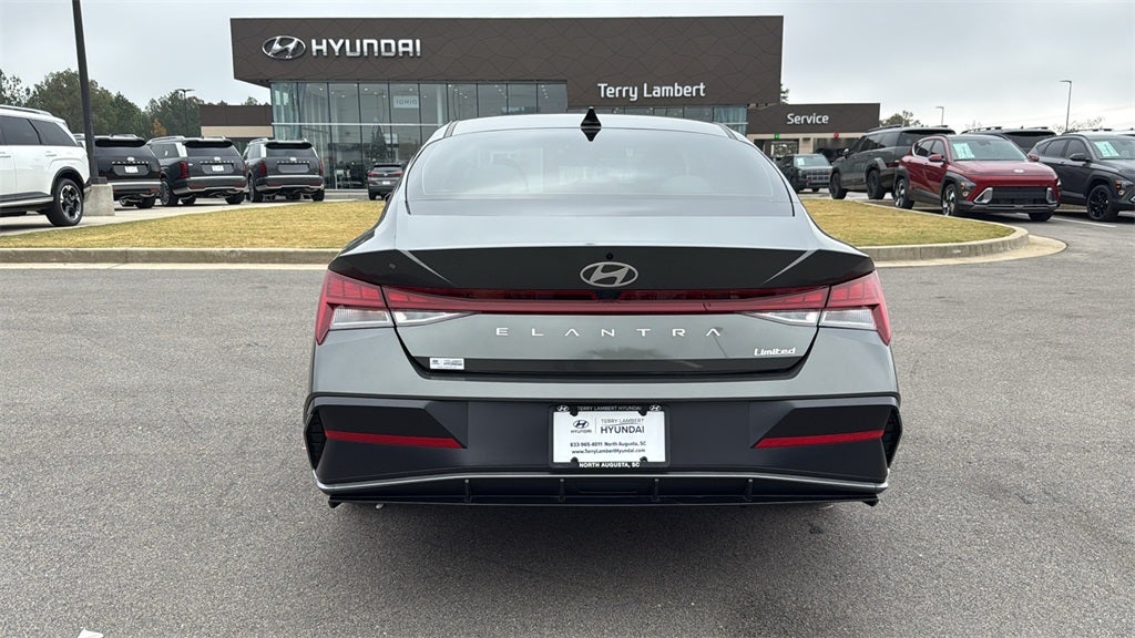 2025 Hyundai ELANTRA Limited