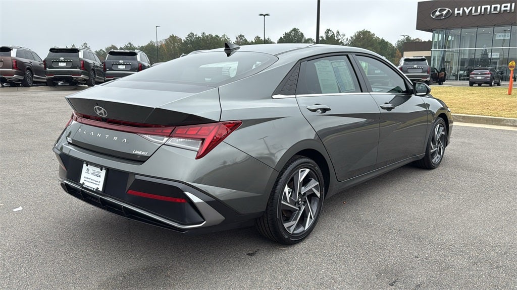 2025 Hyundai ELANTRA Limited