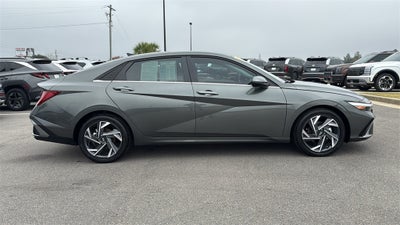2025 Hyundai ELANTRA Limited