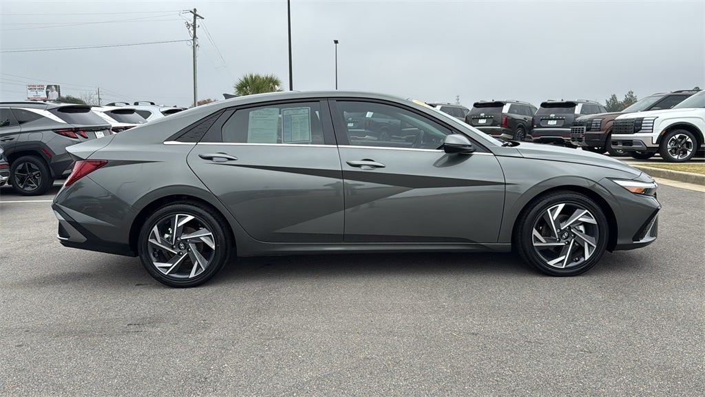 2025 Hyundai ELANTRA Limited