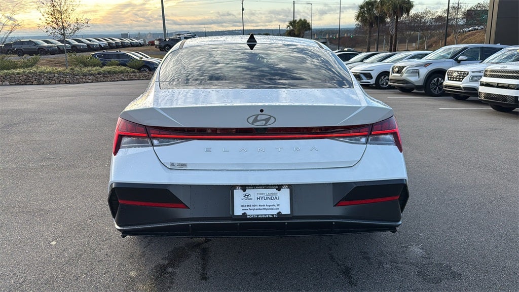 2025 Hyundai ELANTRA SEL Convenience