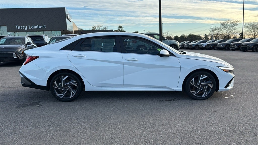2025 Hyundai ELANTRA SEL Convenience